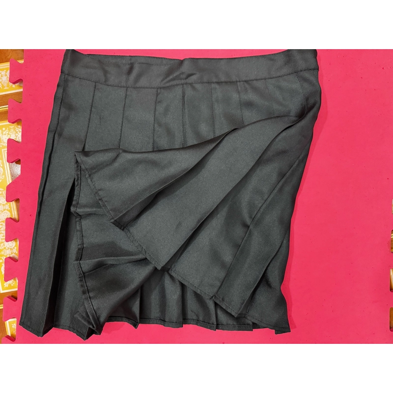 Chân vây xếp ly kiểu màu đen size L chưa sử dụng, đã cắt mác 541370