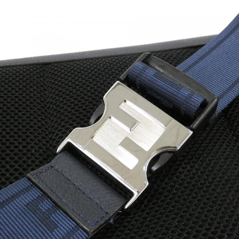 Túi xách chéo FENDI 7VA562 AMAC - Hàng hiệu Authentic 766556