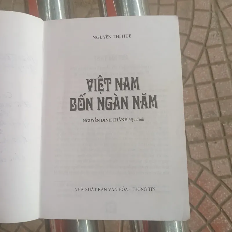 Việt Nam bốn ngàn năm 1007131