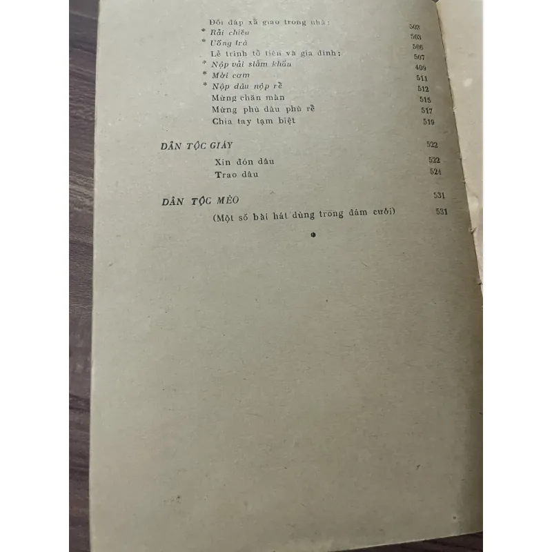 HỢP TUYỂN THƠ VĂN VIỆT NAM VĂN HỌC DÂN TỘC ÍT NGƯỜI; 550 trang  748010