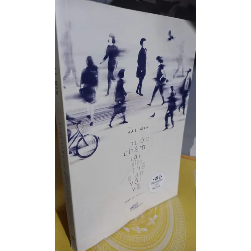 bước chậm lại giữa thế gian vội vã 996663