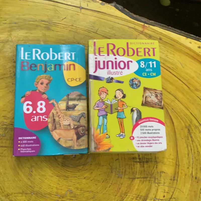 DICTIONNAIRE LE ROBERT  BENJAMIN CP-CE 6.8 ans & JUNIOR 8/11 ans  CE-CM ILLUSSTRE 747358