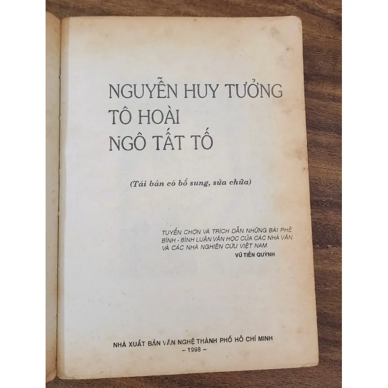 Phê bình & bình luận văn học: Nguyễn Huy Tưởng, Ngô Tất Tố & Tô Hoài (434 trang) 754589