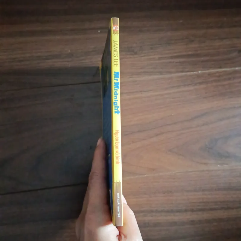 Mr midnight - người bạn vô hình bị mì ống siết cổ 933987