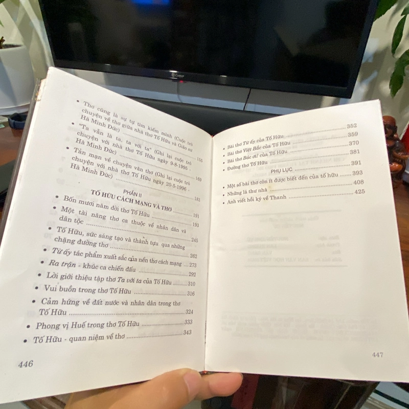 TỐ HỮU - CÁCH MẠNG VÀ THƠ 462846
