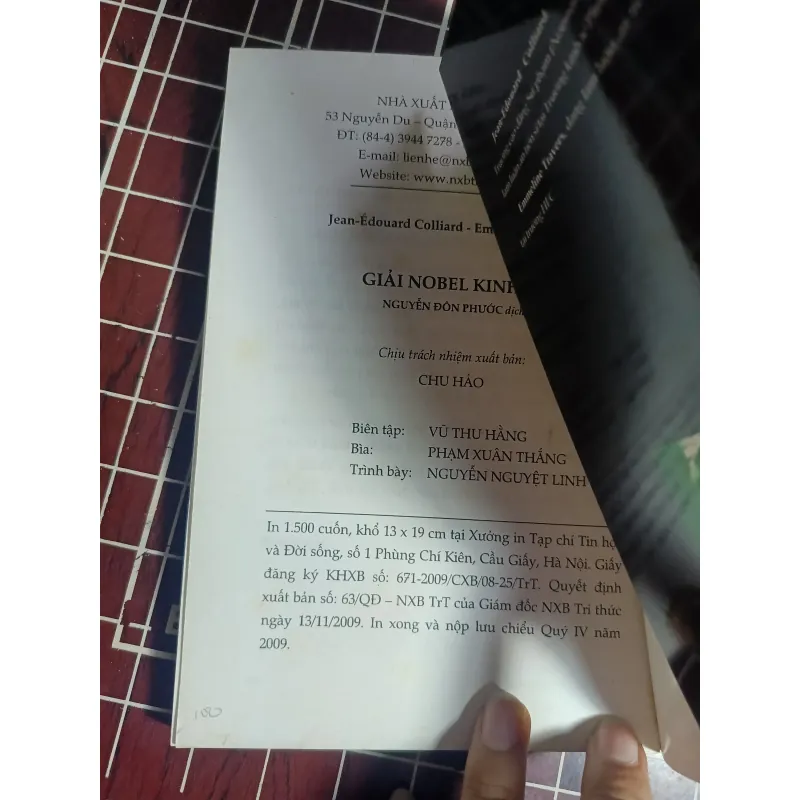 Giải Nobel kinh tế - Jean Edouard Colliard & Emmeline Travers 754675