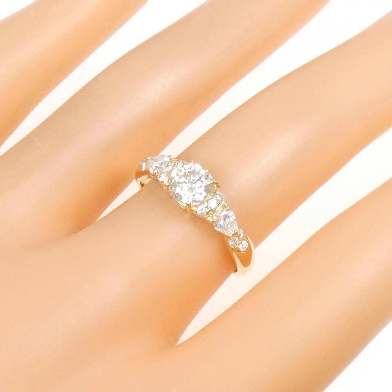 Nhẫn kim cương K18YG 0.68CT 670584