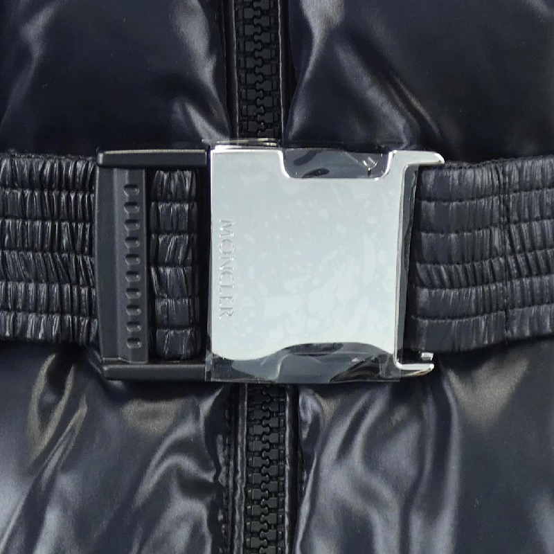 Áo khoác lông vũ MONCLER 639044