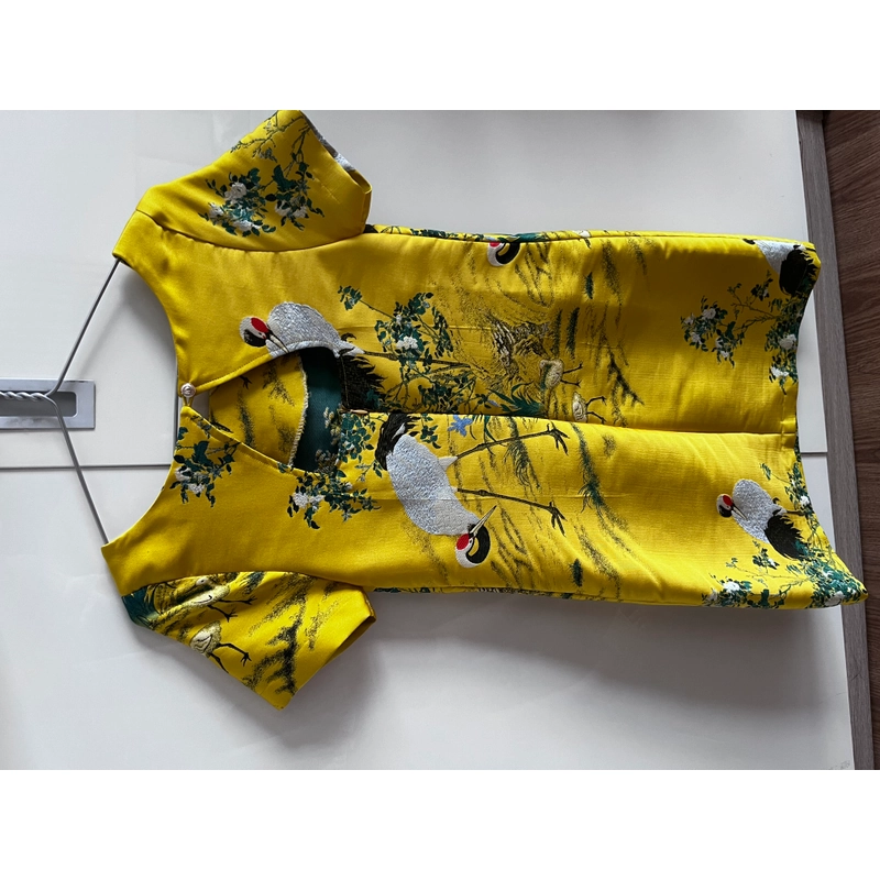 Đầm suôn màu vàng 523559