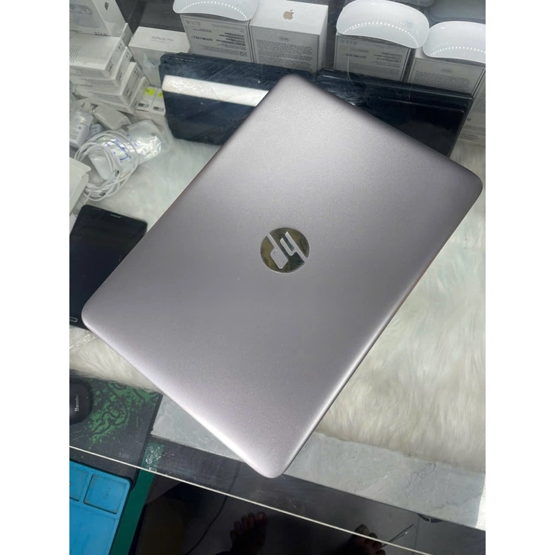 Thanh lý Laptop HP 820 g3 277210