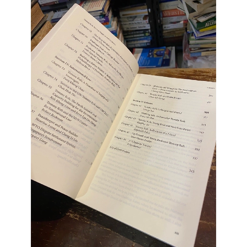 Tommy Koh: Serving Singapore and the World 1018000