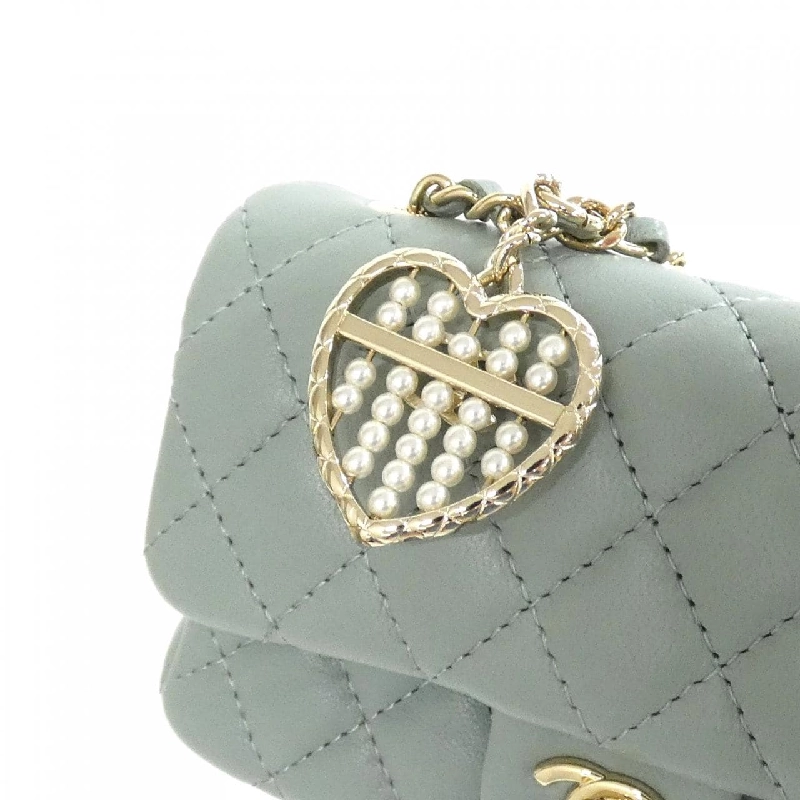 Túi charm AP4760 của Chanel 623544