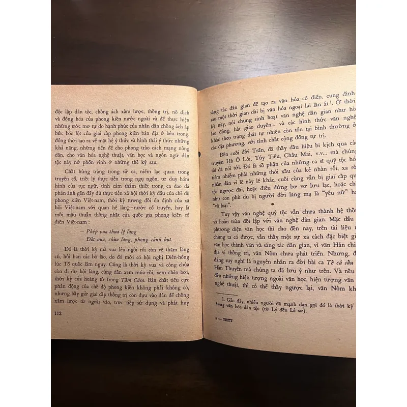 📖 Tìm hiểu tiến trình văn học dân gian Việt Nam 590796