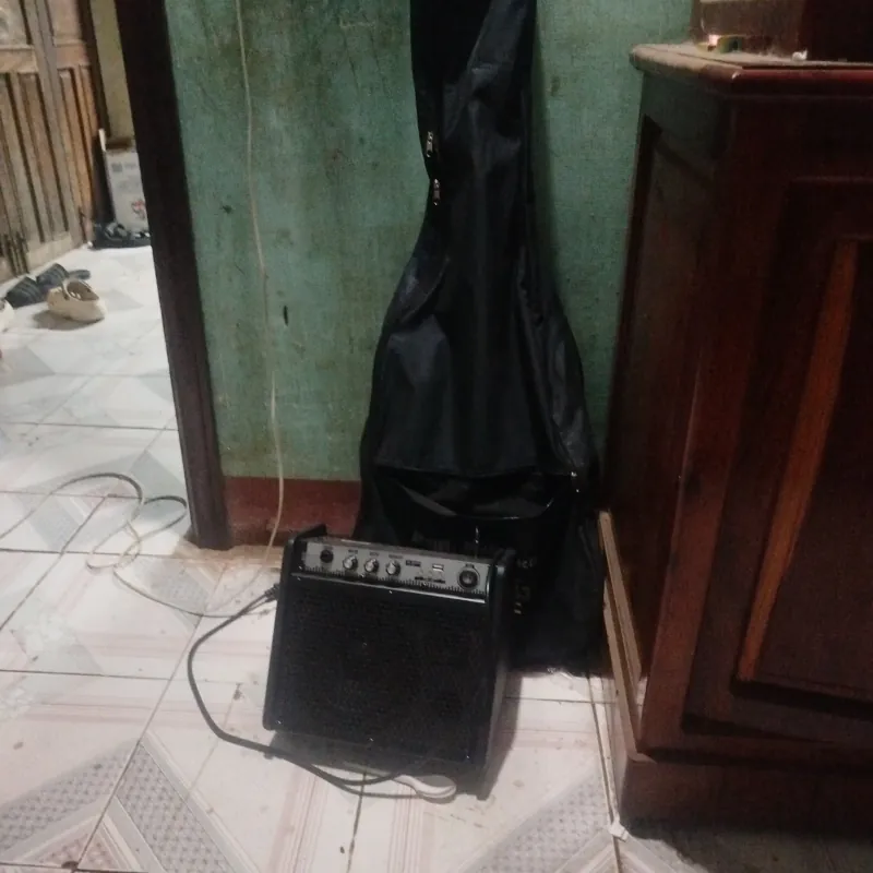 Bán combo Guitar điện Sqoe SEST610 HSS + Amp Cool Music DM20 + NUX MG-100 , dùng 2 thán 975150