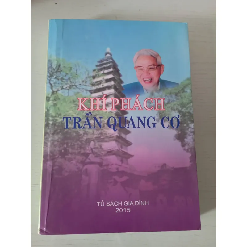 Khí Phách Trần Quang Cơ- Tủ Sách Gia Đình ( có chữ ký) 1035724