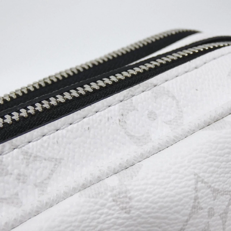 Túi đeo chéo Louis Vuitton Taiga Lama Alpha Messenger M31069 - Hàng hiệu Chính hãng 767012