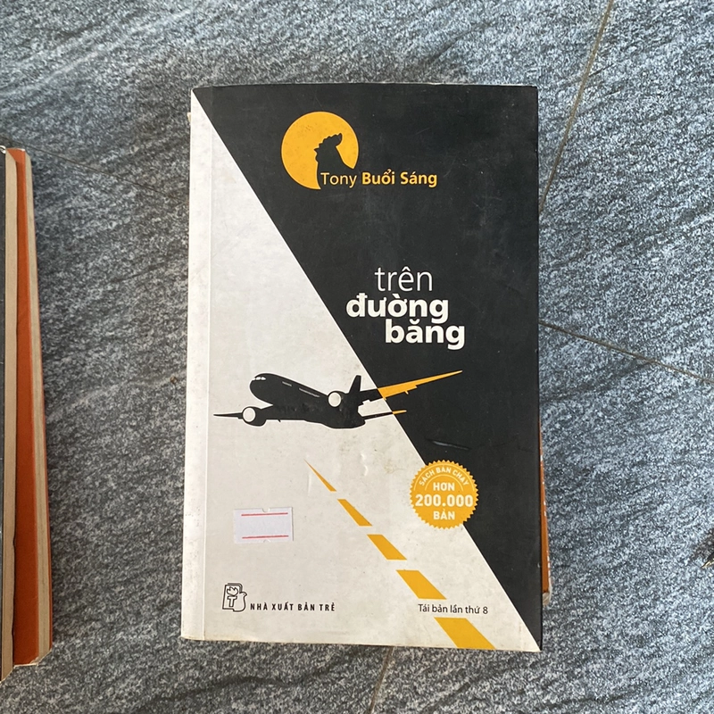 Tony buổi sáng Trên đường băng 530137
