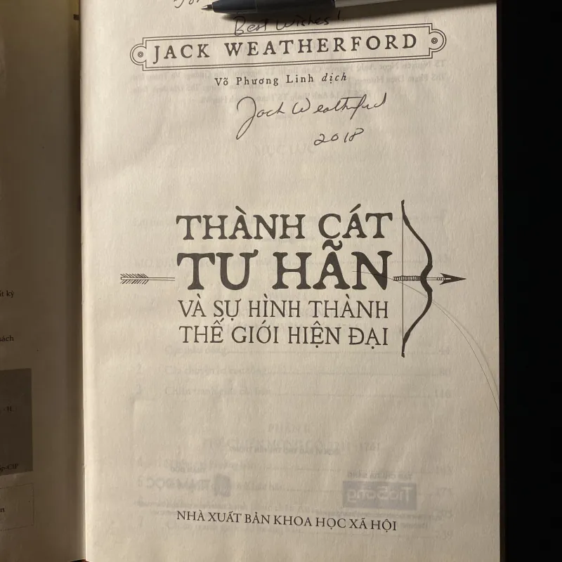Thành Cát Tư Hãn và Sự Hình Thành Thế Giới Hiện Đại.-Jack Weatherfor( chữ ky tác giả) 1038103