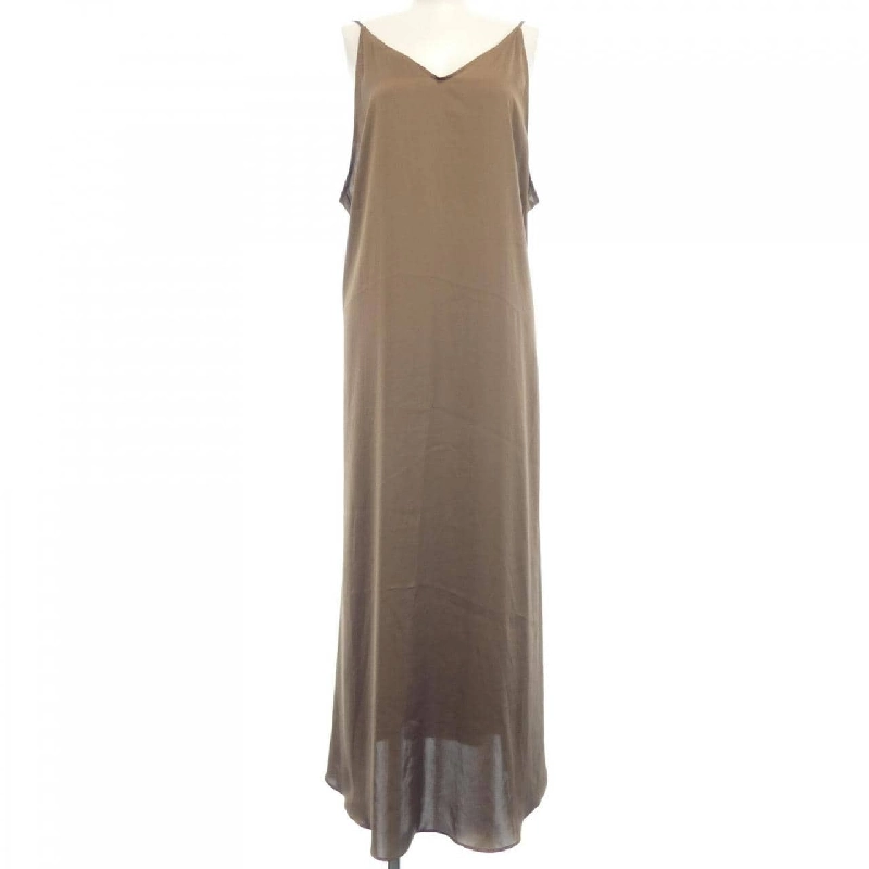 【Mã giảm giá】Col Pierrot Váy liền 654319