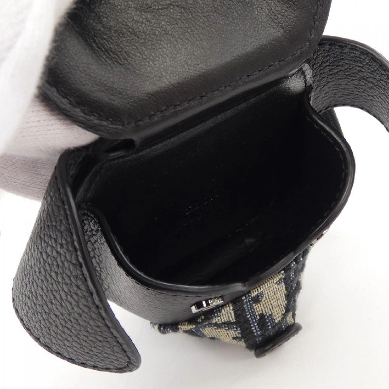 Hộp đựng AIRPODS DIOR - Hàng hiệu Chính hãng 832581