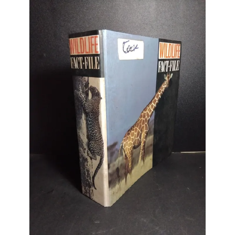 [Sách Cũ SCGR] Wildlife fact file (bìa cứng, sách màu) mới 80% bẩn bìa, ố HCM2101 NGOẠI VĂN 675782