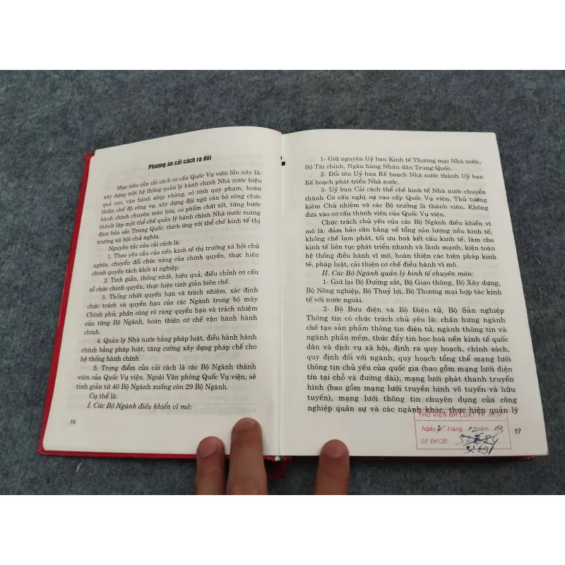 CẢI CÁCH CHÍNH PHỦ. CƠN LỐC CHÍNH TRỊ CUỐI THẾ KỶ XX 936825