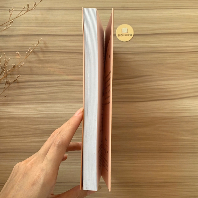 Cuốn sách Madame Chic: Rất Thần Thái, Rất Paris – Jennifer L. Scott (Jen dịch) 540920