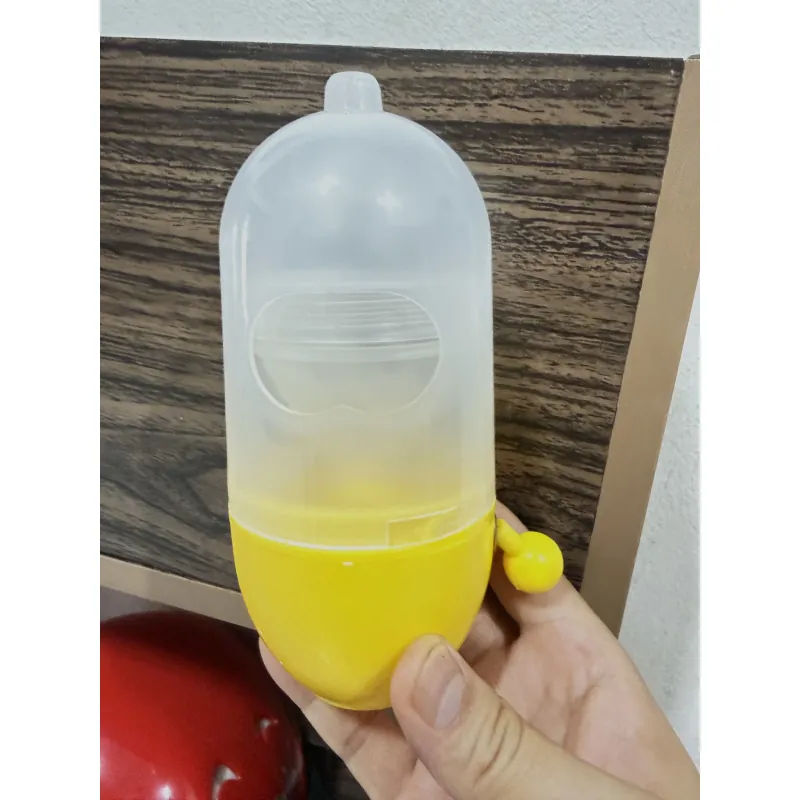 Xoay lắc trộn lòng đỏ lòng trắng trứng đều giúp các con ăn trứng ngon hơn 1017650