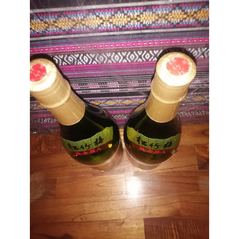 Rượu sake Nhật Bản chai 1800ml vảy vàng 996294
