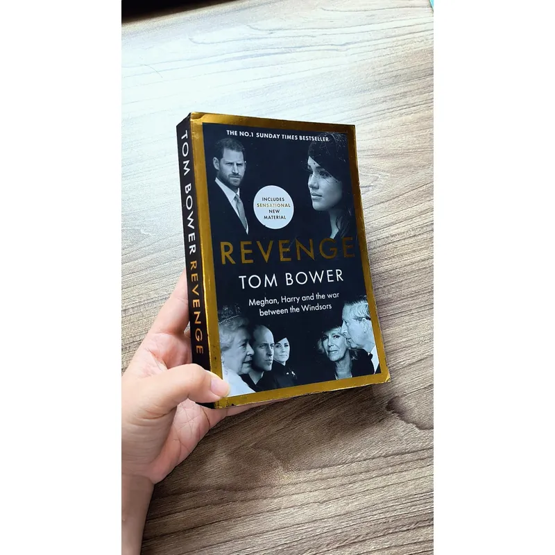 Revenge: Meghan, Harry, and the War Between the Windsors
(Sách cũ) 722974