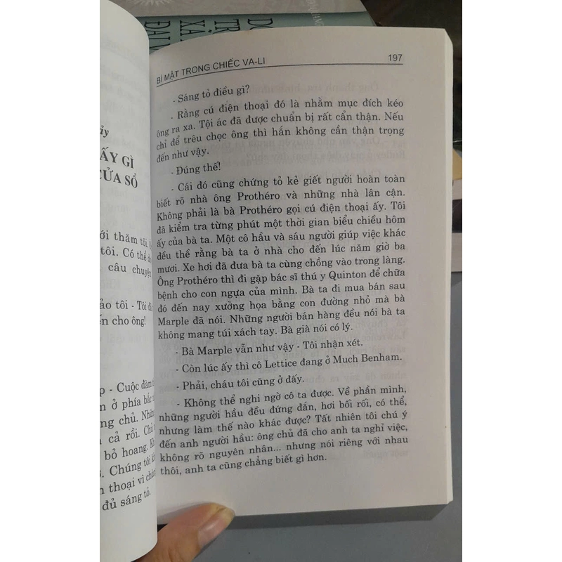 BÍ MẬT TRONG CHIẾC VALI - Agatha Christie 479456