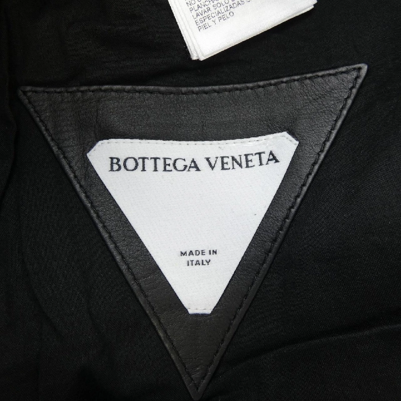 Quần short BOTTEGA VENETA - Hàng hiệu Authentic 895136
