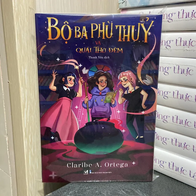 (Phiêu lưu) - Bộ ba phù thuỷ và quái thú đêm - Claribe A. Ortega 990966