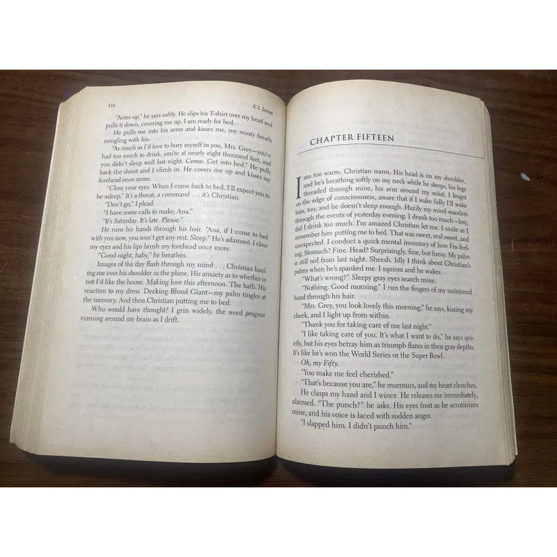 FIFTY SHADES FREED - E.L. JAMES (50 Sắc Thái -  Bản Tiếng Anh) 607660