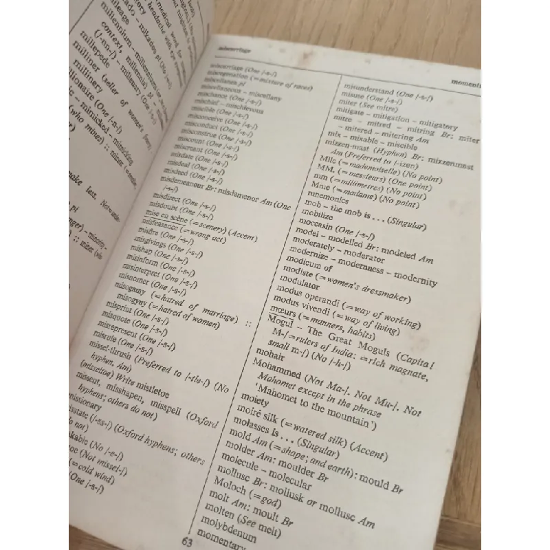 A dictionary of spelling: British & American - Michael West 560627