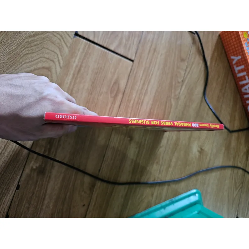 Awful Auntie
 739551