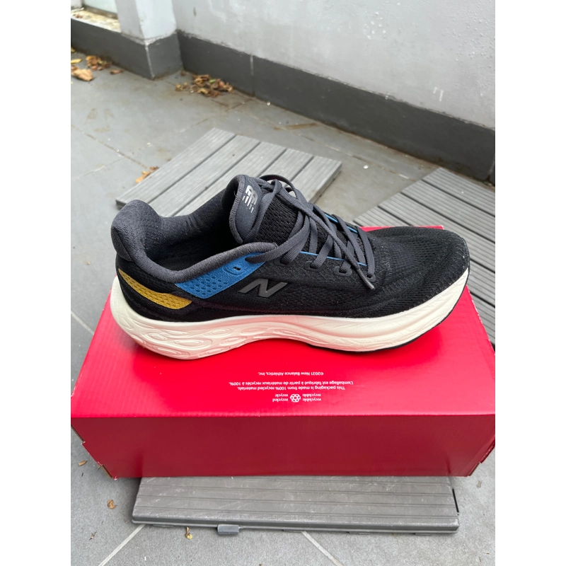 Giày chạy bộ nam New Balance EU44 màu đen 527576