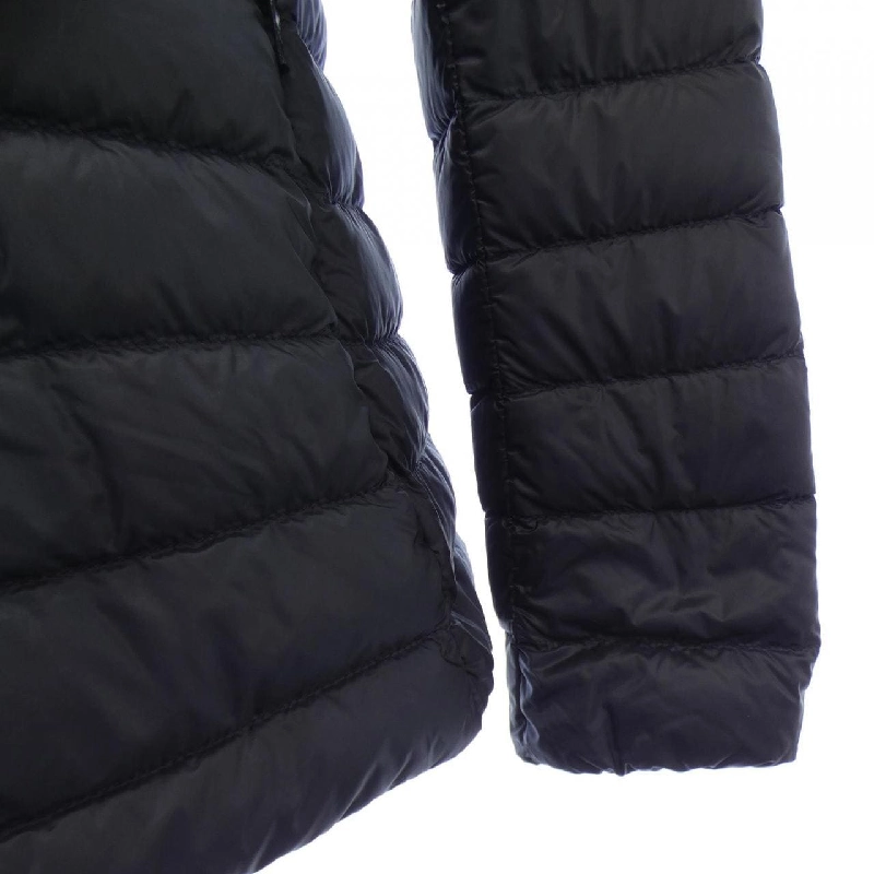 Áo khoác lông vũ MONCLER 636008