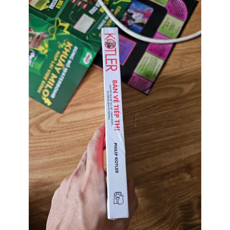 Bàn về tiếp thị
 698696