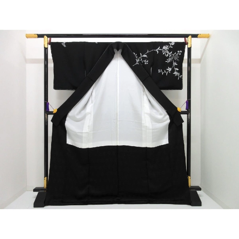 Áo kimono thăm viếng có thêu bạc - Hàng hiệu Authentic 876698