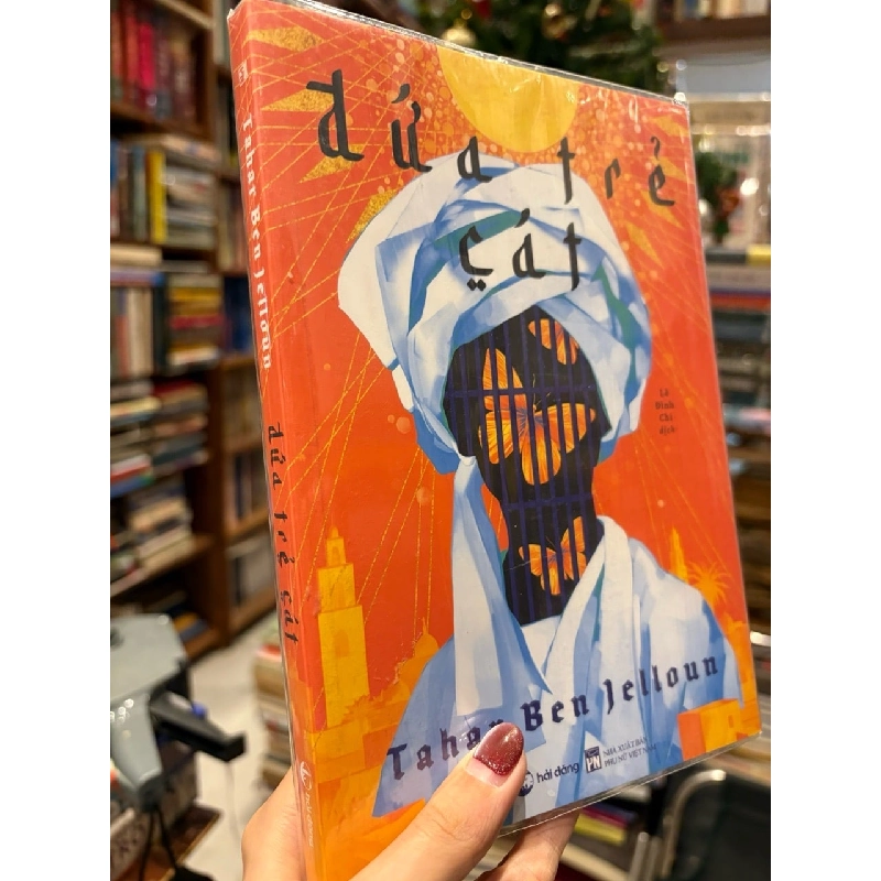 Đứa trẻ cát - Tahar Ben Jelloun 731261