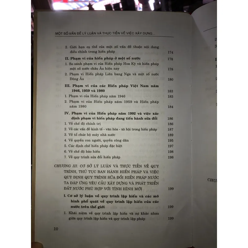 Một số vấn đề lý luận và thực tiễn về việc xây dựng và ban hành hiến pháp  728794