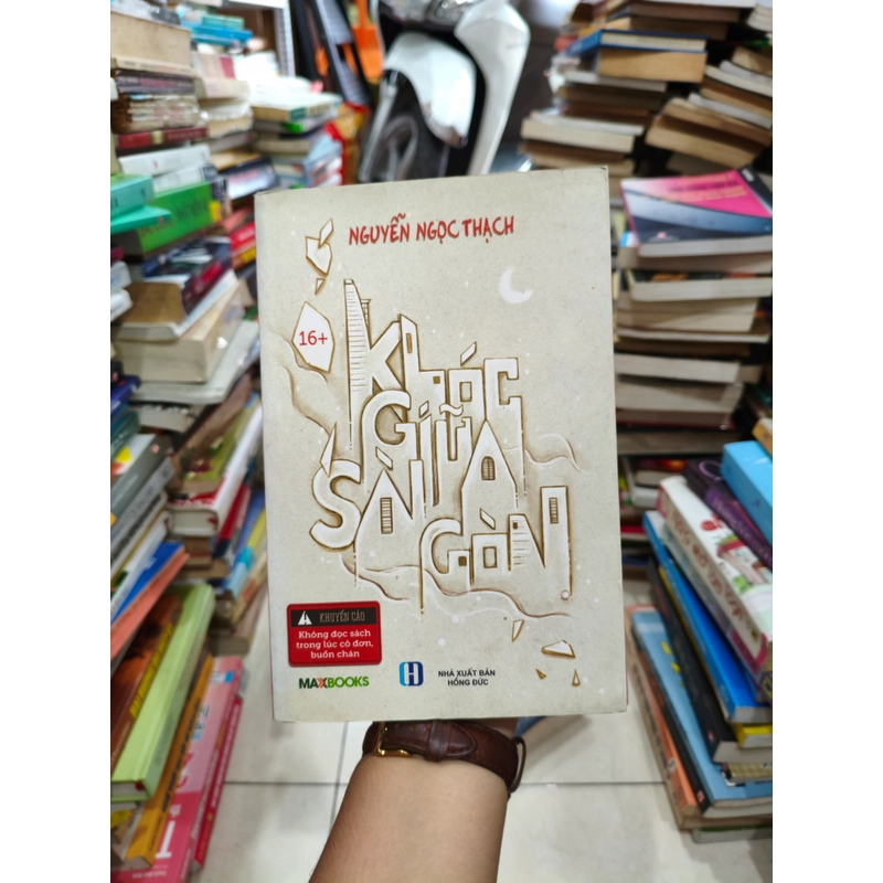 Khóc giữa Sài Gòn 🌱 463404