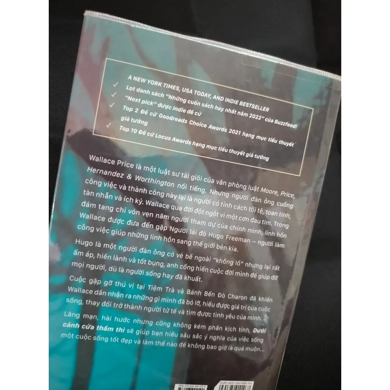 DƯỚI CÁNH CỬA THẦM THÌ - TJ KLUNE 973452