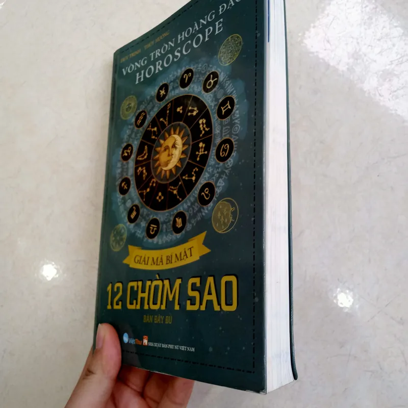 Vòng tròn hoàng đạo Horoscope - Giải mã bí mật 12 chòm sao bản đầy đủ 📚 733707