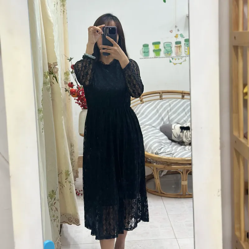 Đầm ren đen dài tay 560937