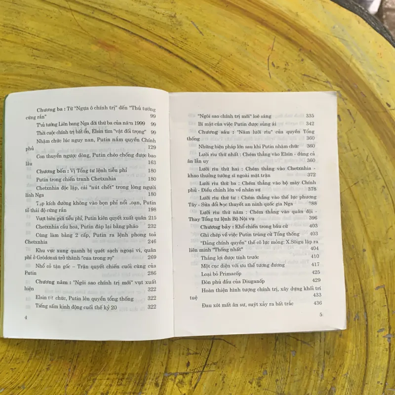 PUTIN TỪ TRUNG TÁ KGB ĐẾN TỔNG THỐNG LIÊN BANG NGA - LÝ CẢNH LONG  1023317