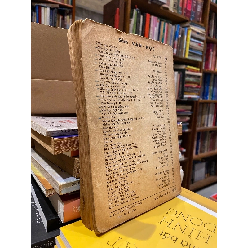 Văn học miền Nam thời kỳ Nam Bắc phân tranh (thế kỷ 17-18) - Phạm Việt Tuyền 734903