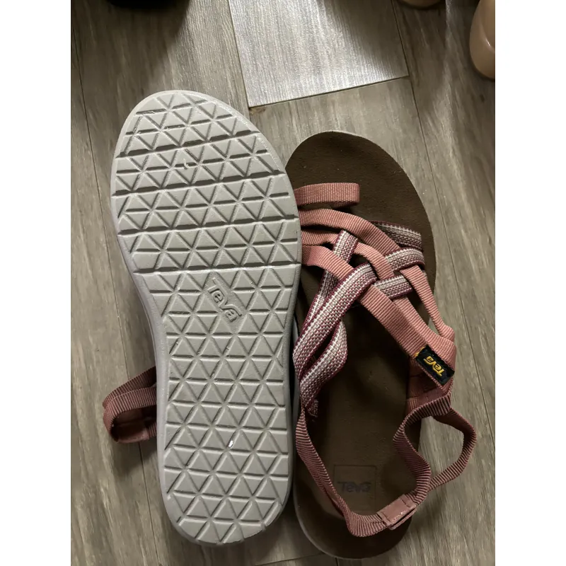 Dép Teva size 40  926930