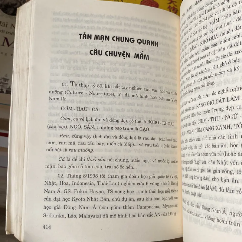 VĂN HÓA VIỆT NAM, TÌM TÒI VÀ SUY NGẪM, TRẦN QUỐC VƯỢNG (XB 2000) 562686
